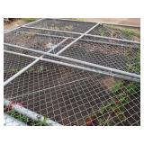 LG CHAIN LINK GATE W/ POSTS
