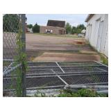 LG CHAIN LINK GATE W/ POSTS