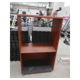 WOODEN SHELF ON CASTER
