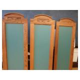 3 STANDING SOLID WOOD DIVIDERS