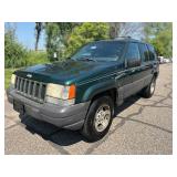 1998 JEEP GRAND CHEROKEE LAREDO *4x4 w/ No Accidents* (NO RESERVE)