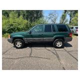 1998 JEEP GRAND CHEROKEE LAREDO *4x4 w/ No Accidents* (NO RESERVE)