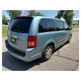 2010 CHRYSLER TOWN AND COUNTRY LX *149k Miles | No Accidents* (NO RESERVE)