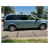 2010 CHRYSLER TOWN AND COUNTRY LX *149k Miles | No Accidents* (NO RESERVE)
