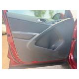 2010 VOLKSWAGEN TIGUAN WOLFSBURG EDITION 4MOTION *No Accidents | Prior Certified Pre-Owned* (NO RESERVE)