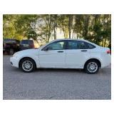 2011 FORD FOCUS SE *2 Owner w/ No Accidents* (NO RESERVE)