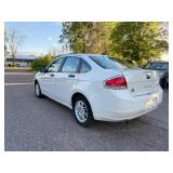 2011 FORD FOCUS SE *2 Owner w/ No Accidents* (NO RESERVE)