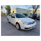 2011 FORD FOCUS SE *2 Owner w/ No Accidents* (NO RESERVE)