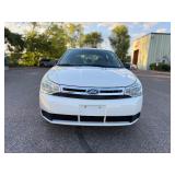 2011 FORD FOCUS SE *2 Owner w/ No Accidents* (NO RESERVE)