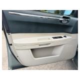 2006 CHRYSLER 300 TOURING *All wheel Drive w/ No Accidents* (NO RESERVE)