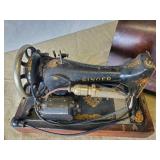 Gorgeous Vintage Singer Sewing Machine