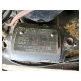 Gorgeous Vintage Singer Sewing Machine