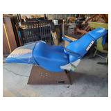 LOOK AT This Who Doesnt want an Awsome Dentist Chair Working