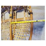 10 X 58 Snow Shoes made in Canada in Good Condition