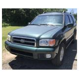2001 Nissan Pathfinder LE