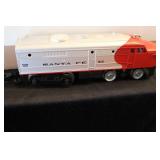 Lionel Santa Fe War Bonnet set - Fast Track