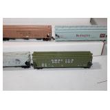 13 pc Rolling Stock in Box Milwaukee Road, MKT Burlington Pillsbury Illinois Central
