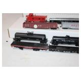 HO 14 pc Rolling Stock Phillips Tankers Rio Grande Soutner ATSF Caboose, Great Northern, C&EI