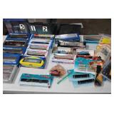 Large Lot of HO Rolling Stock Walthers Mainline Trainline and Extra Top Load