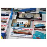 Large Lot of HO Rolling Stock Walthers Mainline Trainline and Extra Top Load