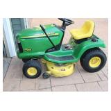 John Deer LT155 Lawn Tractor