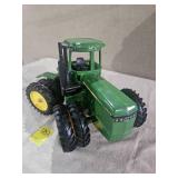 ERTL John Deere 8650