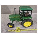 ERTL John Deere 2550