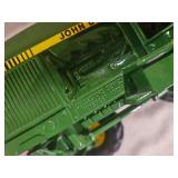 ERTL John Deere 2550