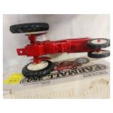 ERTL Farmall 350 1985 Edition