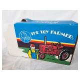 ERTL McCormick Farmall Super M-TA