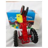 ERTL McCormick Farmall Super M-TA