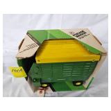 ERTL John Deere Forage Wagon