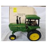 ERTL John Deere 4450