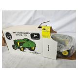 ERTL John Deere 620 Orchard Tractor