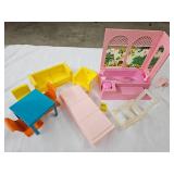 BARBIE BUBBLE BATH & FURNITURE