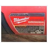 MILWAUKEE (6130-33) 4-1/2" Grinder