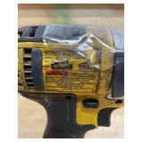 DEWALT 20V MAX Cordless Impact Wrench with Hog Ring, 3/8-Inch with 4.0Ah Battery
