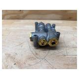 Bendix TP - 5 Tractor Protection Valve