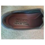 Skechers sz 8.5 Memory Foam Sneakers