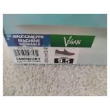 Skechers sz 9.5 Memory Foam Sneakers *New in Box*