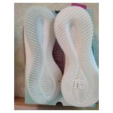 Skechers sz 9.5 Memory Foam Sneakers *New in Box*