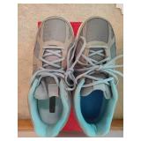 New Balance sz 9.5W Ladies Sneakers *New in Box*