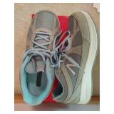 New Balance sz 9.5W Ladies Sneakers *New in Box*
