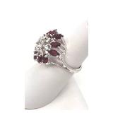 Pretty Fashion 18k Cocktail Ring - size 6 - 5.03g
