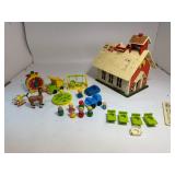 Vintage 1971 Fisher Price Little People School House