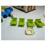 Vintage 1971 Fisher Price Little People School House