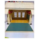 Vintage 1971 Fisher Price Little People School House