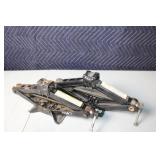 Set of 2 Used Automotive Scissor Jacks
