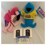 Super Bowl XXXIII 1999 Limited Edition Crazylegs Flamingo and TD Dolphin /7,500