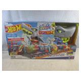 (EW2) Hot Wheels City Ultra Shark C...